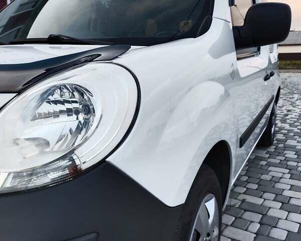 Рено Кенгу 2010 в Житомире на Automoto.ua Белый Рено Кенгу, объемом двигателя 1.46 л и пробегом 271 тыс. км за 7299 $, фото 3 на Automoto.ua