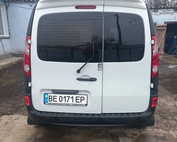 Білий Рено Кєнгу, об'ємом двигуна 1.6 л та пробігом 195 тис. км за 6000 $, фото 4 на Automoto.ua