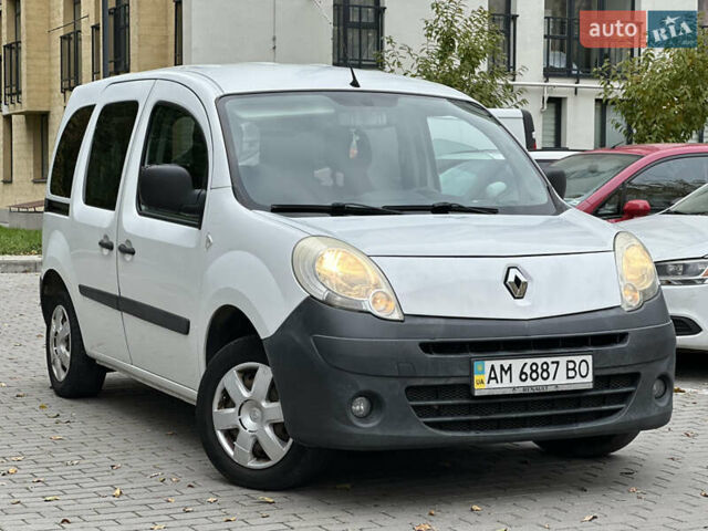 Рено Кенгу 2010 в Львове на Automoto.ua Белый Рено Кенгу, объемом двигателя 1.46 л и пробегом 320 тыс. км за 5500 $, фото 1 на Automoto.ua