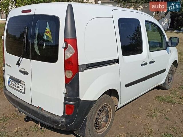 Белый Рено Кенгу, объемом двигателя 1.5 л и пробегом 325 тыс. км за 4000 $, фото 2 на Automoto.ua