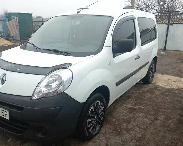 Білий Рено Кєнгу, об'ємом двигуна 1.6 л та пробігом 195 тис. км за 6000 $, фото 2 на Automoto.ua