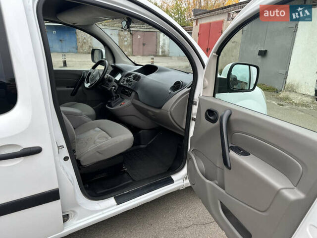 Белый Рено Кенгу, объемом двигателя 1.5 л и пробегом 175 тыс. км за 6500 $, фото 15 на Automoto.ua