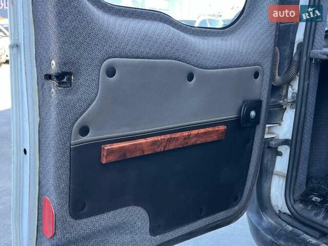 Белый Рено Кенгу, объемом двигателя 1.5 л и пробегом 301 тыс. км за 6290 $, фото 35 на Automoto.ua