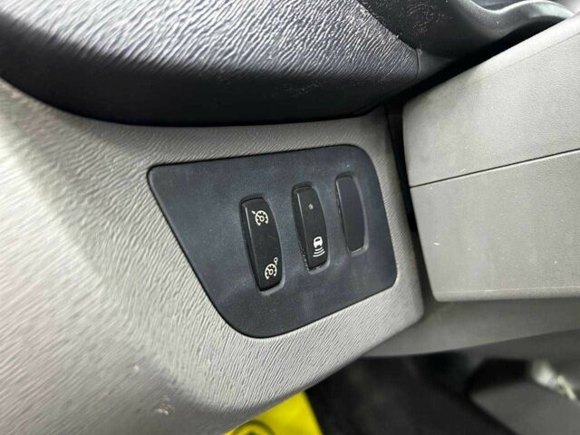 Белый Рено Кенгу, объемом двигателя 1.5 л и пробегом 181 тыс. км за 5500 $, фото 9 на Automoto.ua