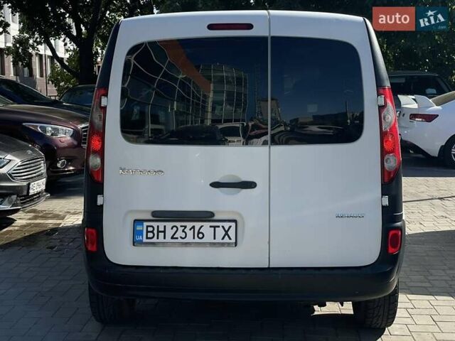 Белый Рено Кенгу, объемом двигателя 1.5 л и пробегом 251 тыс. км за 7700 $, фото 4 на Automoto.ua