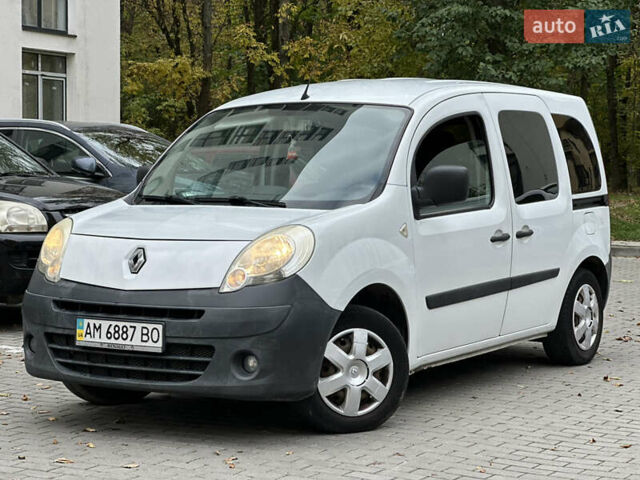 Рено Кенгу 2010 в Львове на Automoto.ua Белый Рено Кенгу, объемом двигателя 1.46 л и пробегом 320 тыс. км за 5500 $, фото 9 на Automoto.ua