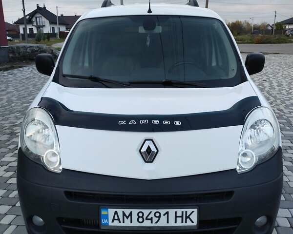 Рено Кенгу 2010 в Житомире на Automoto.ua Белый Рено Кенгу, объемом двигателя 1.46 л и пробегом 271 тыс. км за 7299 $, фото 4 на Automoto.ua