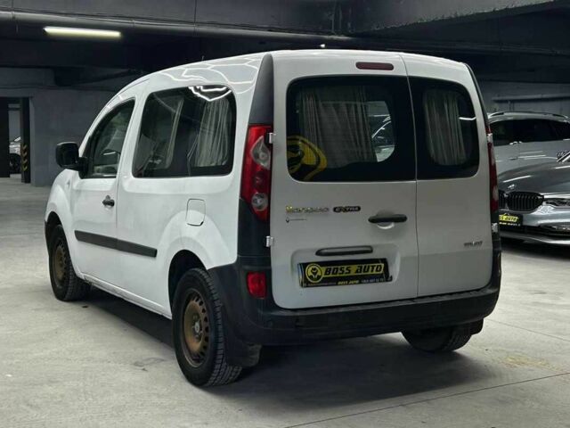 Белый Рено Кенгу, объемом двигателя 1.5 л и пробегом 181 тыс. км за 5500 $, фото 3 на Automoto.ua