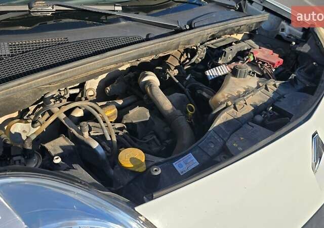 Белый Рено Кенгу, объемом двигателя 1.46 л и пробегом 254 тыс. км за 5200 $, фото 5 на Automoto.ua