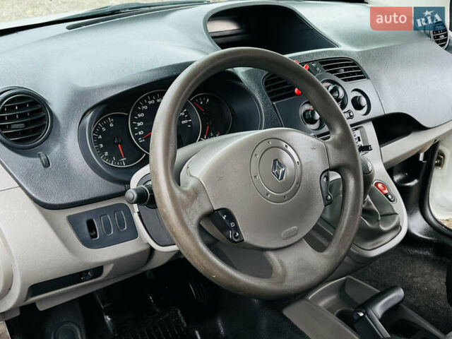 Белый Рено Кенгу, объемом двигателя 1.46 л и пробегом 228 тыс. км за 5000 $, фото 11 на Automoto.ua