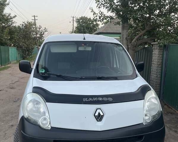 Белый Рено Кенгу, объемом двигателя 1.5 л и пробегом 350 тыс. км за 6050 $, фото 15 на Automoto.ua