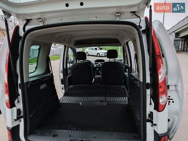 Белый Рено Кенгу, объемом двигателя 1.5 л и пробегом 195 тыс. км за 7929 $, фото 25 на Automoto.ua