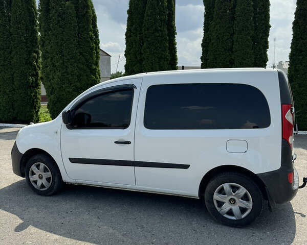 Белый Рено Кенгу, объемом двигателя 1.46 л и пробегом 391 тыс. км за 4300 $, фото 5 на Automoto.ua