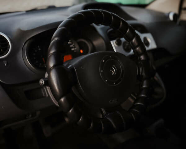 Білий Рено Кєнгу, об'ємом двигуна 1.46 л та пробігом 343 тис. км за 5900 $, фото 7 на Automoto.ua