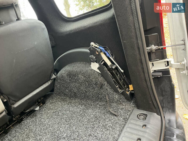 Белый Рено Кенгу, объемом двигателя 1.5 л и пробегом 288 тыс. км за 6350 $, фото 27 на Automoto.ua