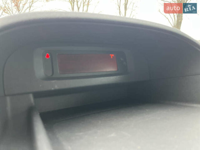 Белый Рено Кенгу, объемом двигателя 1.5 л и пробегом 288 тыс. км за 6350 $, фото 43 на Automoto.ua