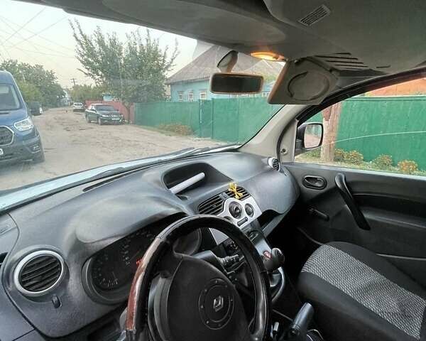 Белый Рено Кенгу, объемом двигателя 1.5 л и пробегом 350 тыс. км за 6050 $, фото 7 на Automoto.ua
