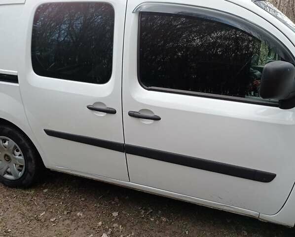 Белый Рено Кенгу, объемом двигателя 1.5 л и пробегом 370 тыс. км за 5100 $, фото 8 на Automoto.ua