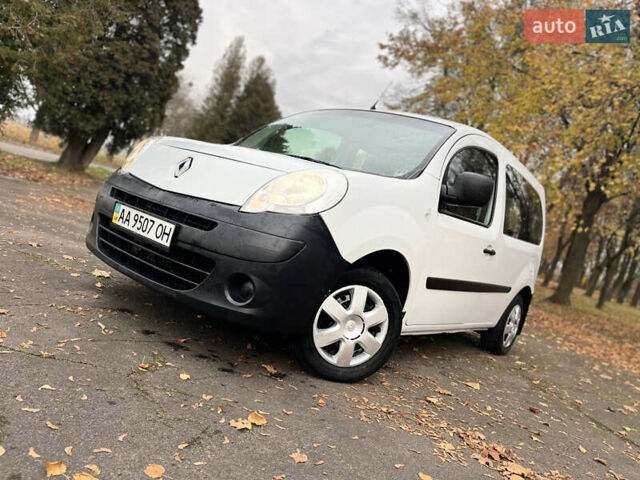 Белый Рено Кенгу, объемом двигателя 1.5 л и пробегом 288 тыс. км за 6350 $, фото 3 на Automoto.ua