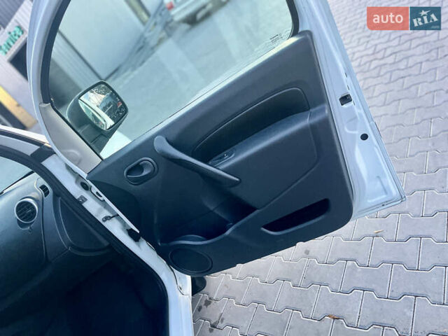 Білий Рено Кєнгу, об'ємом двигуна 1.5 л та пробігом 288 тис. км за 6600 $, фото 35 на Automoto.ua