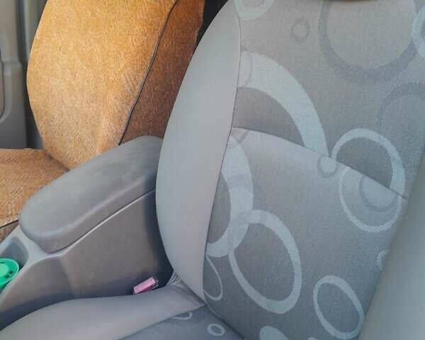 Рено Кєнгу 2011 у Борзне на Automoto.ua Білий Рено Кєнгу, об'ємом двигуна 1.5 л та пробігом 275 тис. км за 6300 $, фото 8 на Automoto.ua