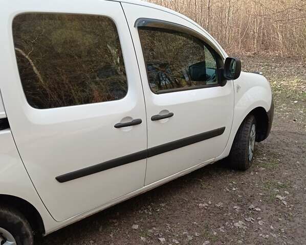 Белый Рено Кенгу, объемом двигателя 1.5 л и пробегом 370 тыс. км за 5100 $, фото 3 на Automoto.ua