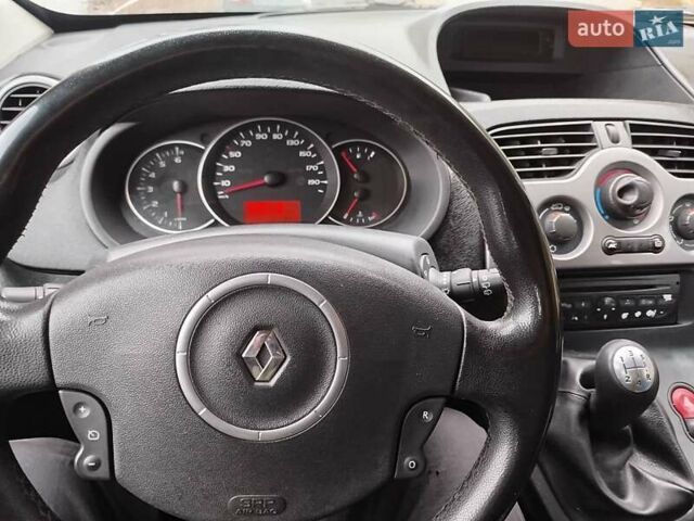 Білий Рено Кєнгу, об'ємом двигуна 1.46 л та пробігом 226 тис. км за 6200 $, фото 12 на Automoto.ua