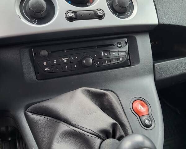 Рено Кєнгу 2011 у Смеле на Automoto.ua Білий Рено Кєнгу, об'ємом двигуна 1.46 л та пробігом 353 тис. км за 4750 $, фото 16 на Automoto.ua