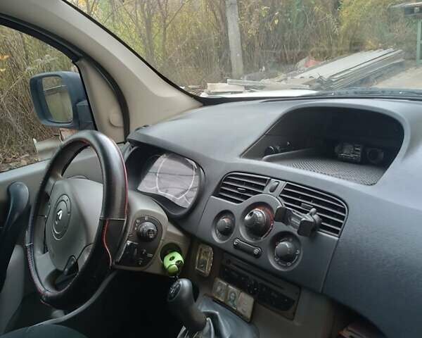Рено Кєнгу 2011 у Чернігові на Automoto.ua Білий Рено Кєнгу, об'ємом двигуна 1.5 л та пробігом 240 тис. км за 4500 $, фото 4 на Automoto.ua