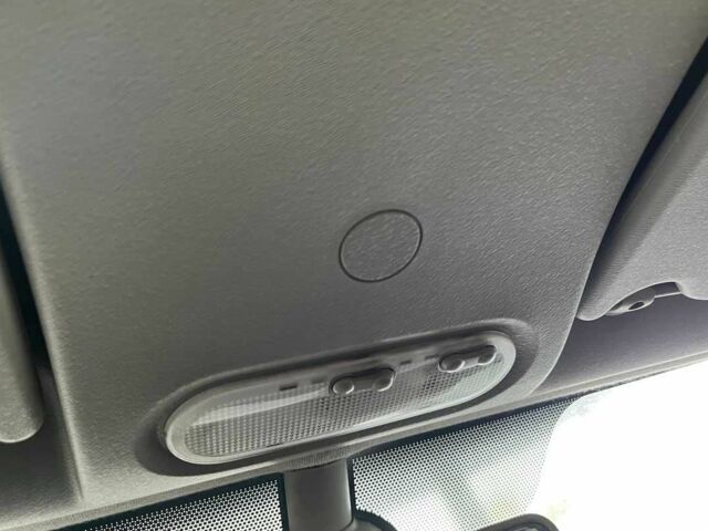 Белый Рено Кенгу, объемом двигателя 1.5 л и пробегом 230 тыс. км за 7600 $, фото 19 на Automoto.ua