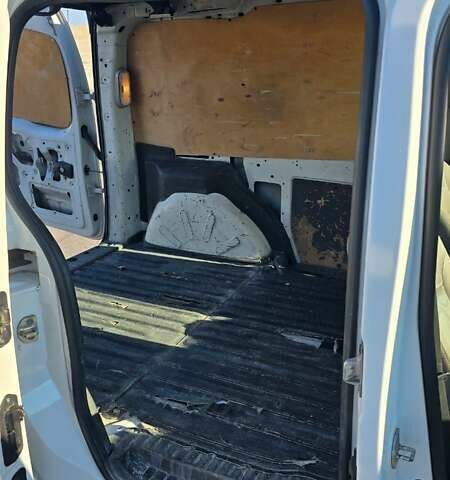 Белый Рено Кенгу, объемом двигателя 1.46 л и пробегом 254 тыс. км за 5200 $, фото 10 на Automoto.ua