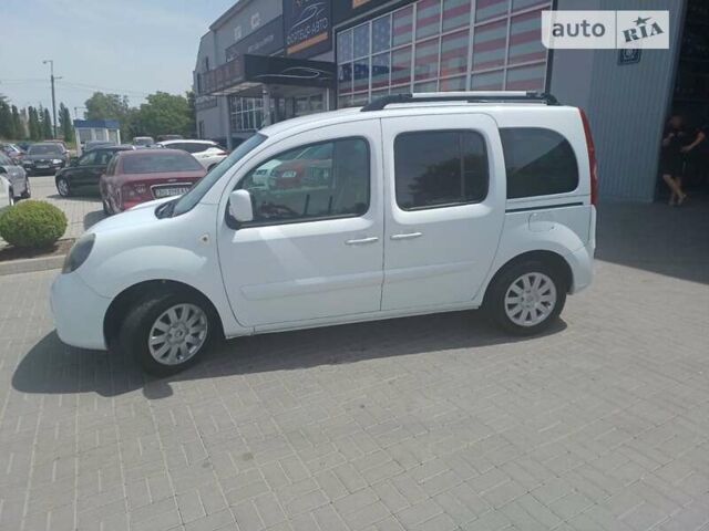 Белый Рено Кенгу, объемом двигателя 1.6 л и пробегом 228 тыс. км за 6900 $, фото 1 на Automoto.ua