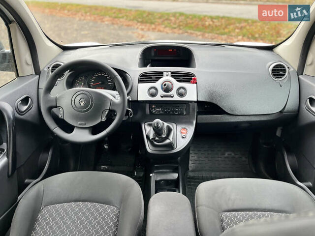 Белый Рено Кенгу, объемом двигателя 1.5 л и пробегом 288 тыс. км за 6350 $, фото 36 на Automoto.ua