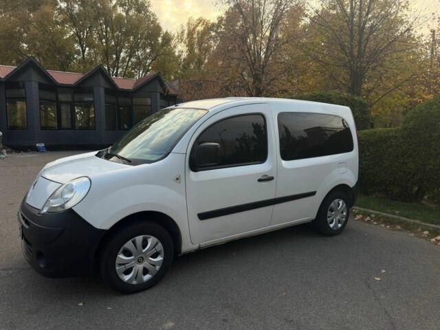 Білий Рено Кєнгу, об'ємом двигуна 0 л та пробігом 111 тис. км за 5000 $, фото 1 на Automoto.ua