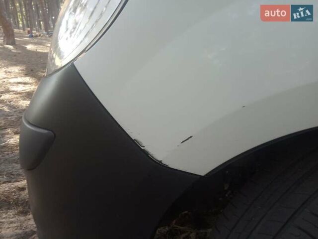 Белый Рено Кенгу, объемом двигателя 1.46 л и пробегом 215 тыс. км за 6500 $, фото 3 на Automoto.ua