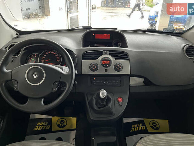 Білий Рено Кєнгу, об'ємом двигуна 1.46 л та пробігом 230 тис. км за 8000 $, фото 14 на Automoto.ua