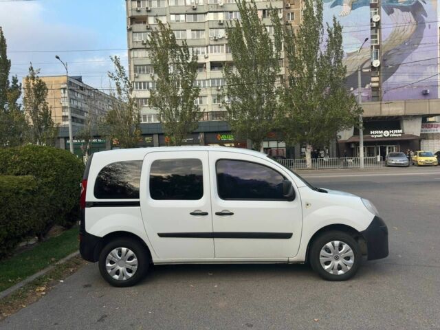 Білий Рено Кєнгу, об'ємом двигуна 0 л та пробігом 111 тис. км за 5000 $, фото 7 на Automoto.ua