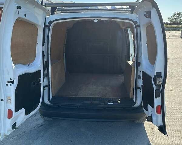 Білий Рено Кєнгу, об'ємом двигуна 1.46 л та пробігом 300 тис. км за 7200 $, фото 3 на Automoto.ua