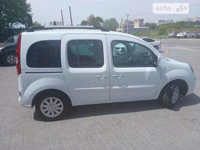 Белый Рено Кенгу, объемом двигателя 1.6 л и пробегом 228 тыс. км за 6900 $, фото 6 на Automoto.ua