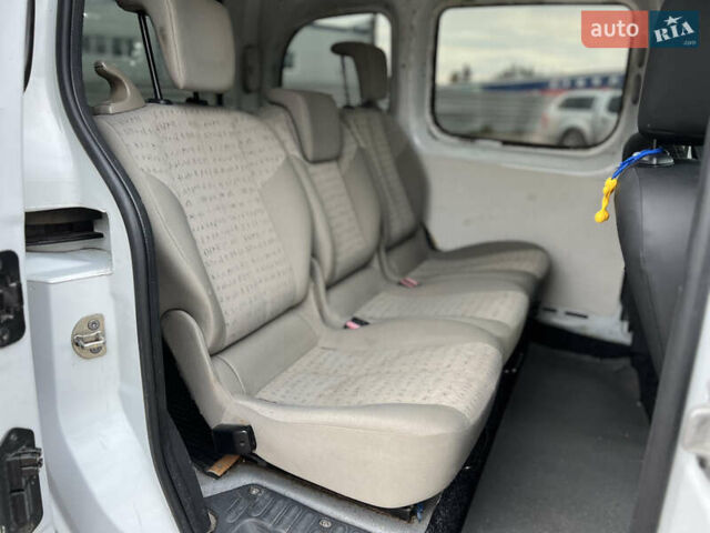 Белый Рено Кенгу, объемом двигателя 1.46 л и пробегом 179 тыс. км за 4999 $, фото 17 на Automoto.ua