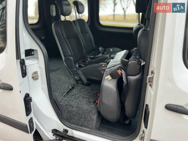 Белый Рено Кенгу, объемом двигателя 1.5 л и пробегом 288 тыс. км за 6350 $, фото 34 на Automoto.ua