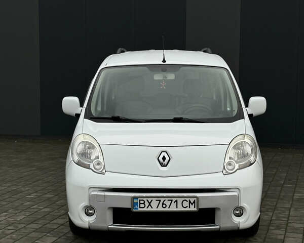 Белый Рено Кенгу, объемом двигателя 1.5 л и пробегом 270 тыс. км за 6499 $, фото 2 на Automoto.ua