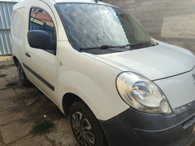 Белый Рено Кенгу, объемом двигателя 0 л и пробегом 380 тыс. км за 3900 $, фото 1 на Automoto.ua