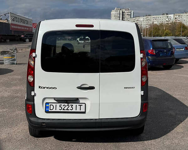 Белый Рено Кенгу, объемом двигателя 1.46 л и пробегом 290 тыс. км за 6999 $, фото 3 на Automoto.ua