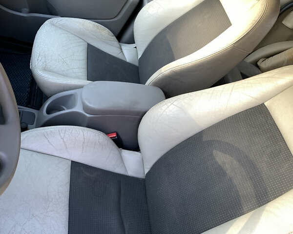 Белый Рено Кенгу, объемом двигателя 1.5 л и пробегом 217 тыс. км за 5300 $, фото 13 на Automoto.ua