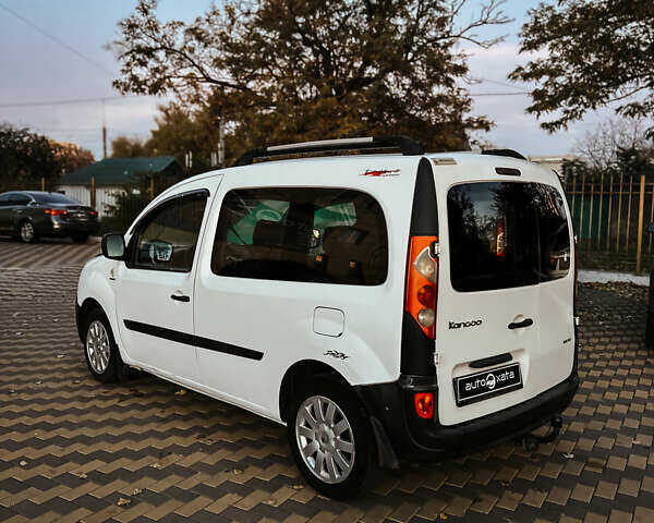 Білий Рено Кєнгу, об'ємом двигуна 1.46 л та пробігом 343 тис. км за 5900 $, фото 4 на Automoto.ua