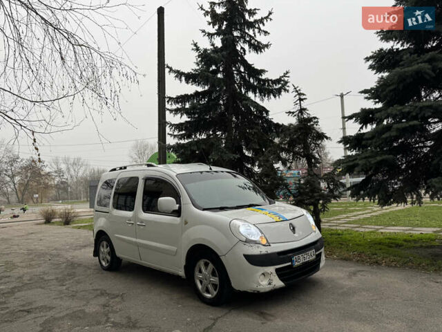 Белый Рено Кенгу, объемом двигателя 1.5 л и пробегом 329 тыс. км за 5199 $, фото 1 на Automoto.ua