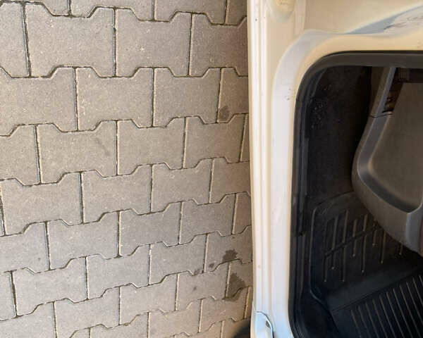 Белый Рено Кенгу, объемом двигателя 1.5 л и пробегом 223 тыс. км за 7450 $, фото 30 на Automoto.ua