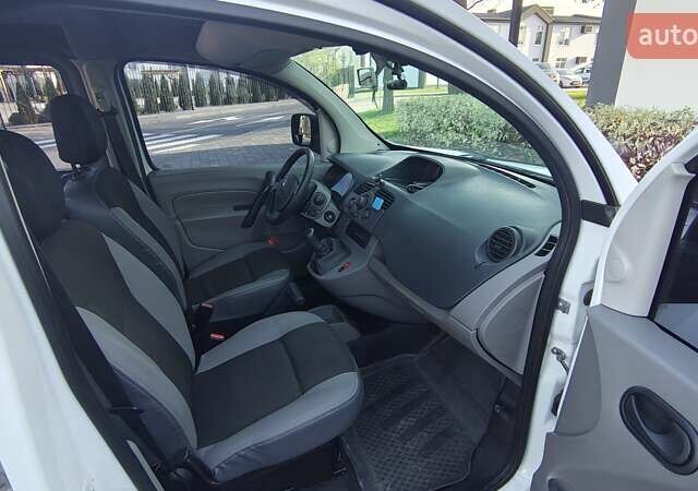 Белый Рено Кенгу, объемом двигателя 1.5 л и пробегом 286 тыс. км за 6000 $, фото 11 на Automoto.ua