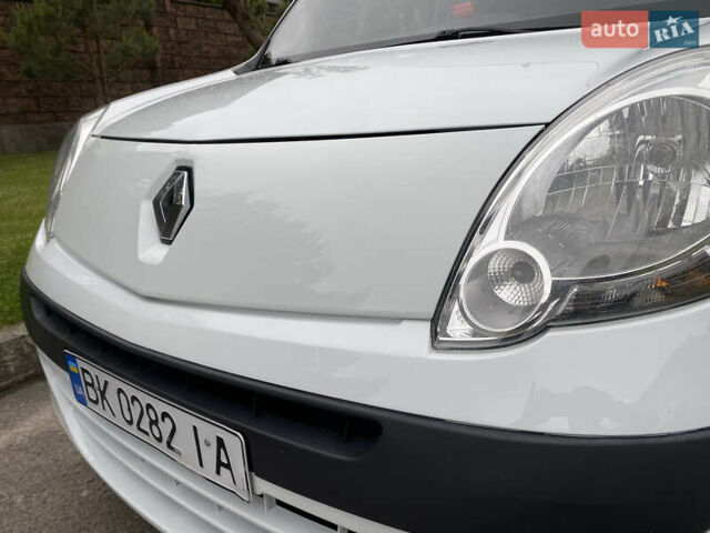 Білий Рено Кєнгу, об'ємом двигуна 1.46 л та пробігом 247 тис. км за 5050 $, фото 2 на Automoto.ua